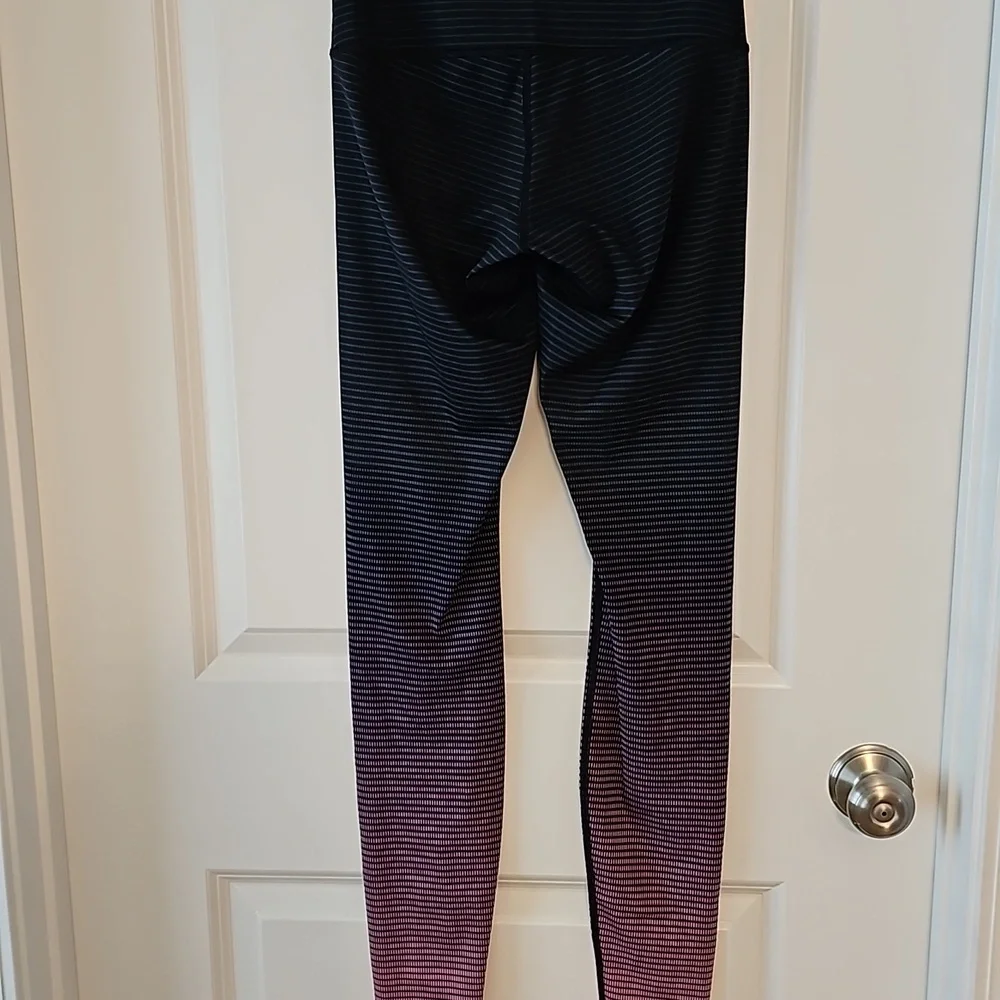 387. Lululemon Wunder Under Pant - Picture 5 of 9